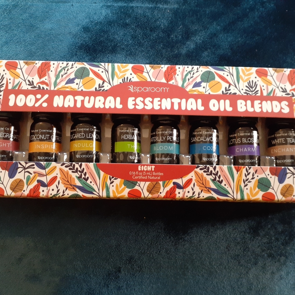 BRAND NEW IN BOX Sparoom 100% Natural Essential Oil Blends Total 8.